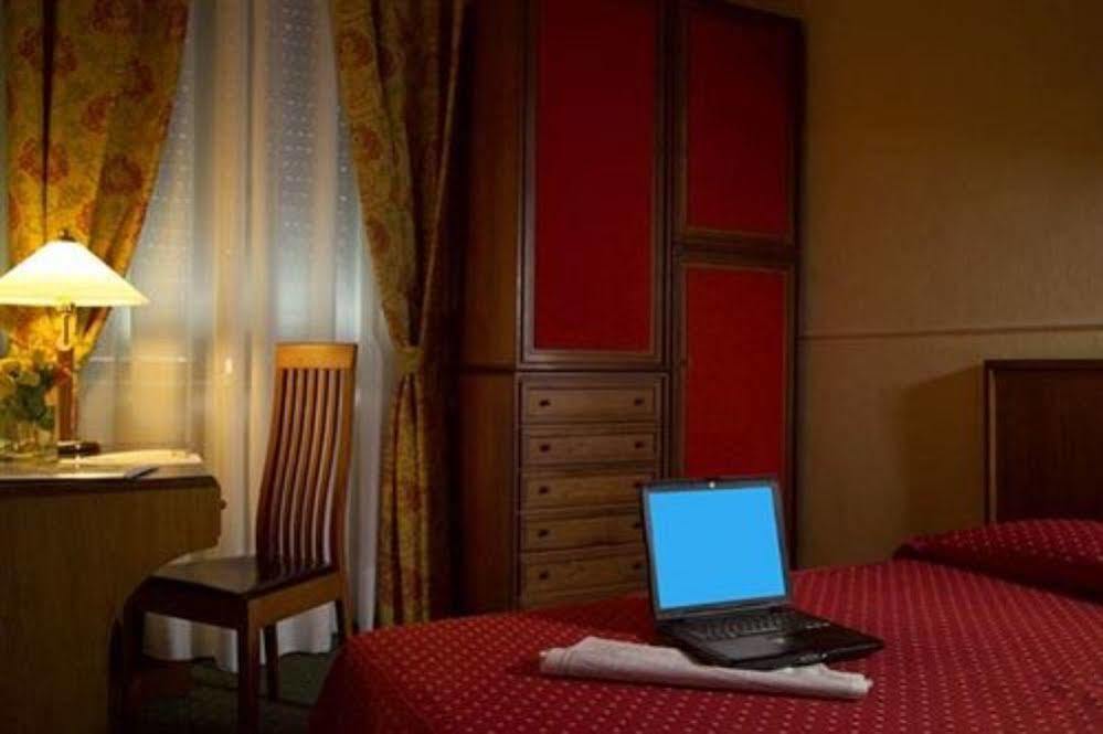 Hotel Johnny Milano Eksteriør billede
