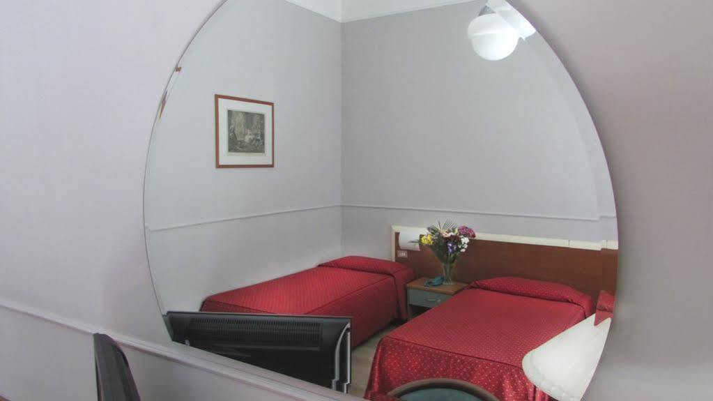 Hotel Johnny Milano Eksteriør billede